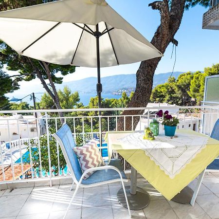 Lions Apartments Poros Town المظهر الخارجي الصورة
