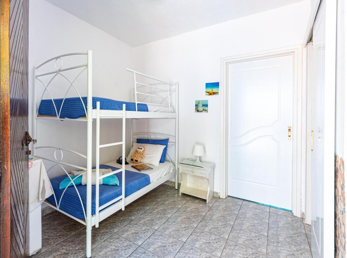 Lions Apartments Poros Town المظهر الخارجي الصورة