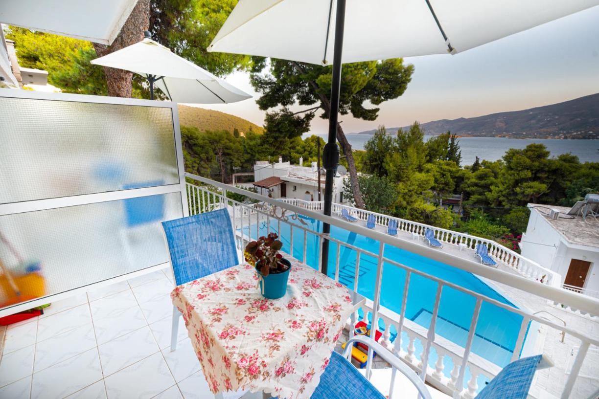 Lions Apartments Poros Town المظهر الخارجي الصورة