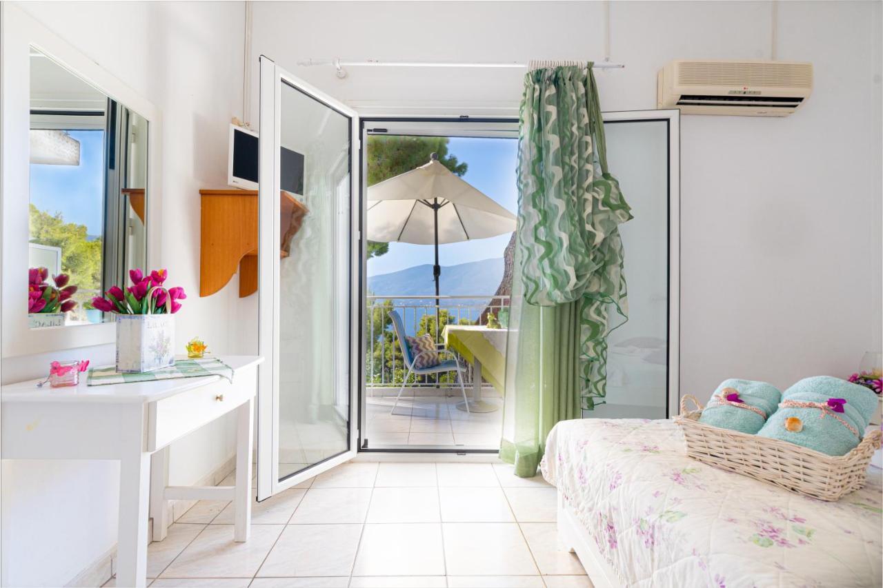 Lions Apartments Poros Town المظهر الخارجي الصورة