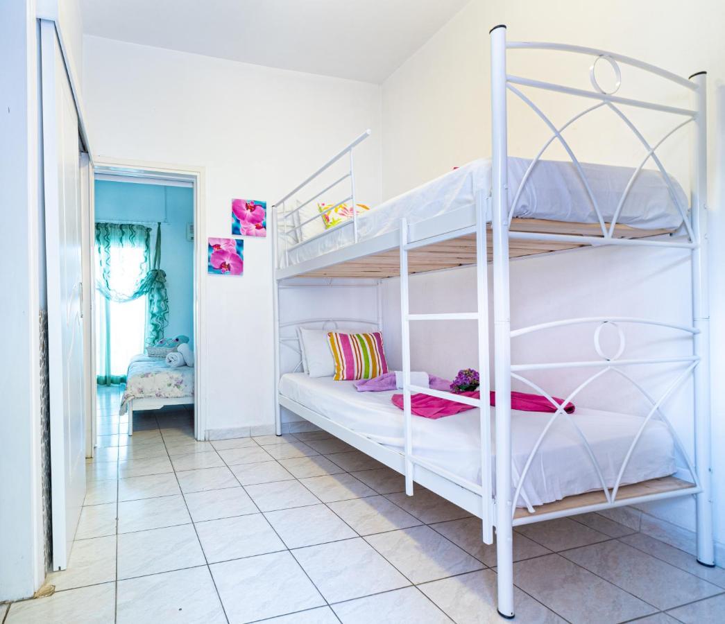 Lions Apartments Poros Town المظهر الخارجي الصورة