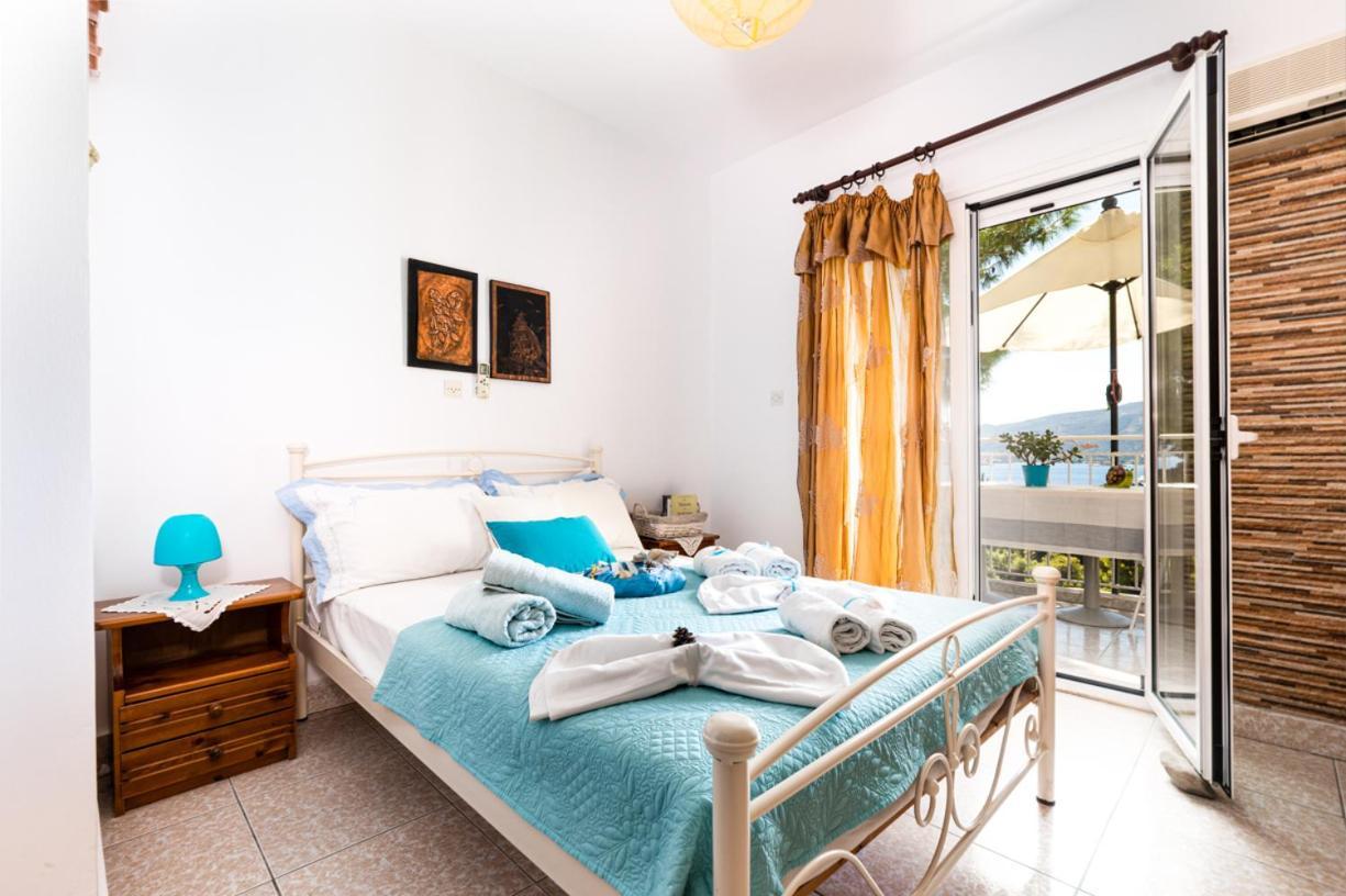 Lions Apartments Poros Town المظهر الخارجي الصورة