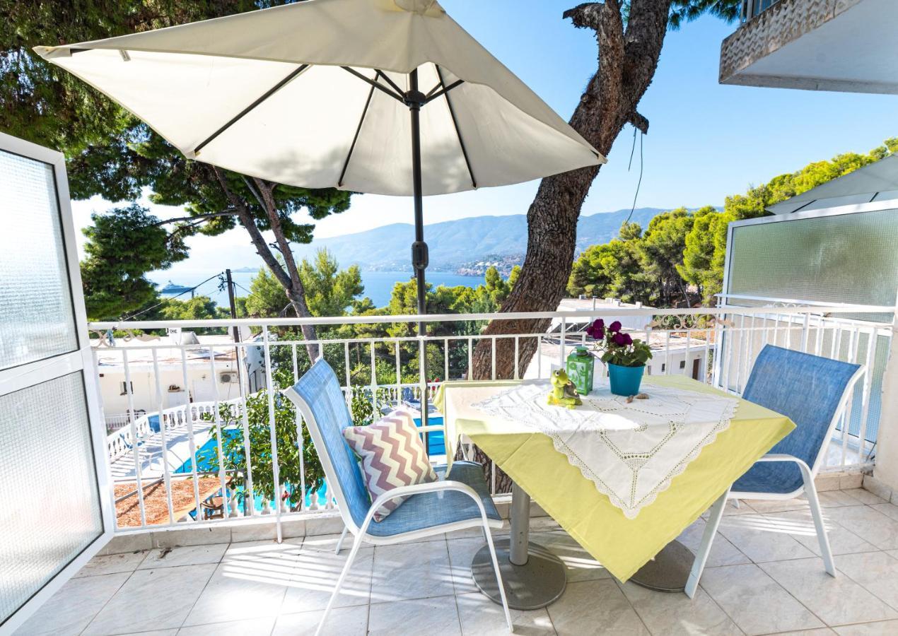 Lions Apartments Poros Town المظهر الخارجي الصورة