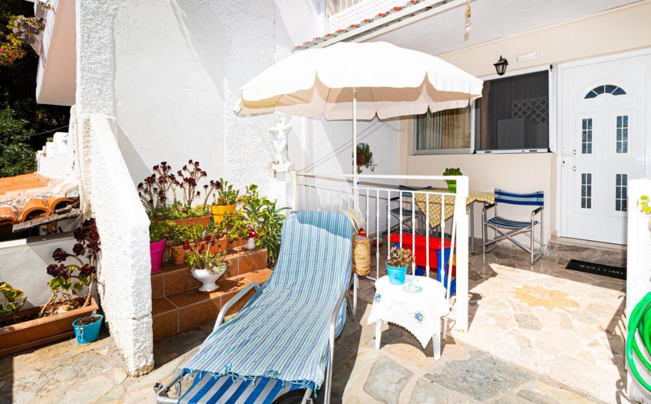 Lions Apartments Poros Town المظهر الخارجي الصورة