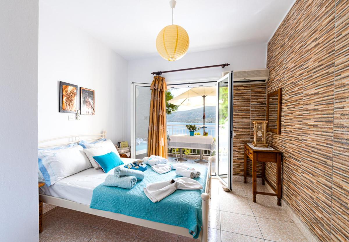 Lions Apartments Poros Town المظهر الخارجي الصورة