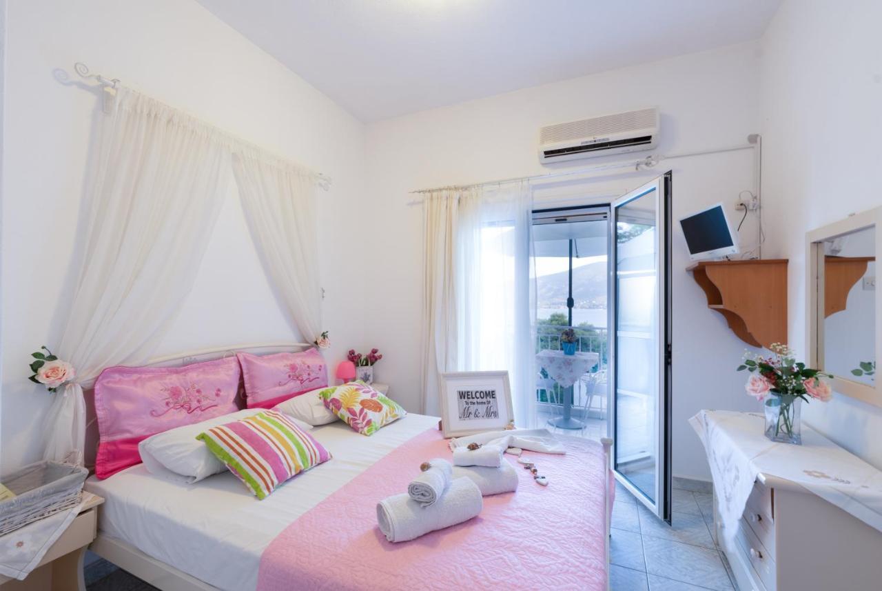 Lions Apartments Poros Town المظهر الخارجي الصورة