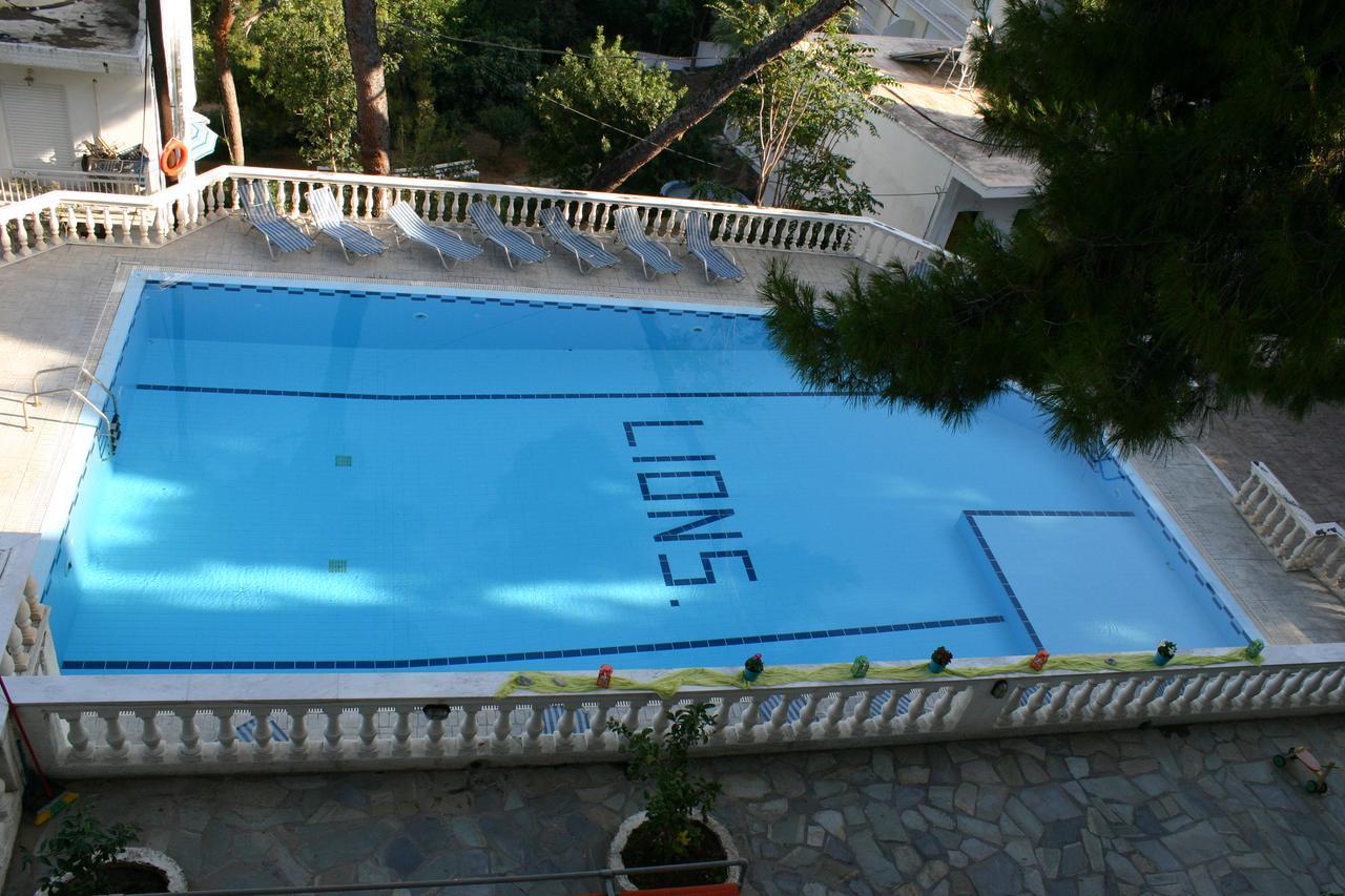 Lions Apartments Poros Town المظهر الخارجي الصورة